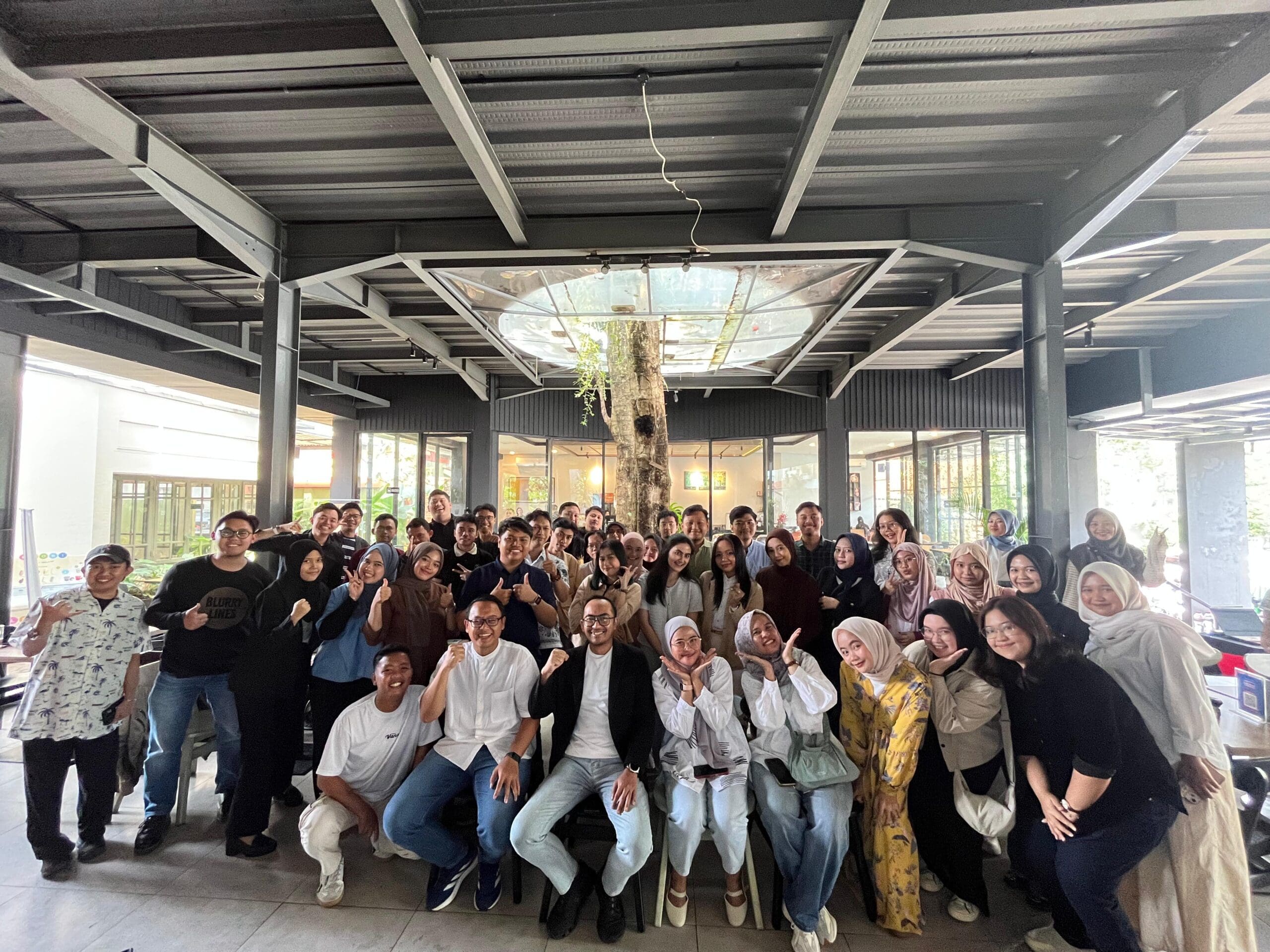 Kemeriahan Alumni Gathering Angkatan 2018 dan Sosialisasi Tracer Study: Momen Hangat Penuh Inspirasi Kemeriahan Alumni Gathering Angkatan 2018 dan Sosialisasi Tracer Study: Momen Hangat Penuh Inspirasi
