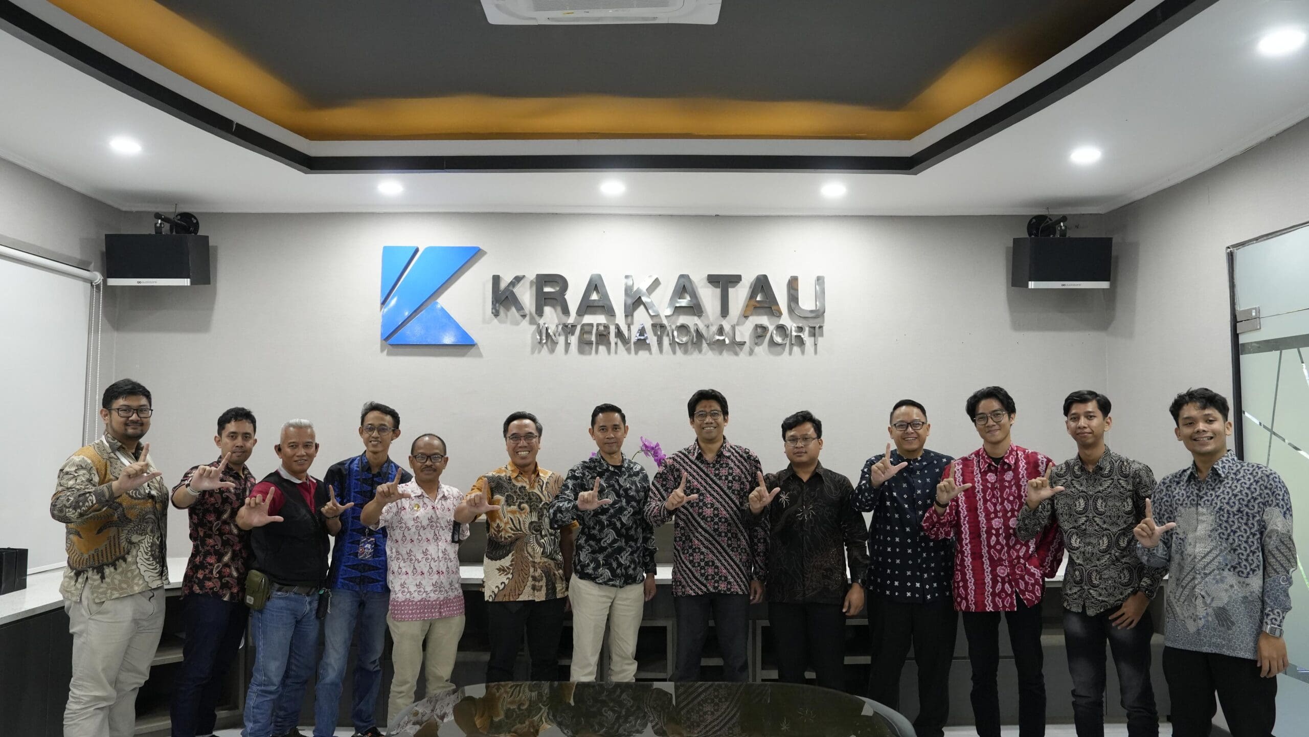 Kunjungan Telkom University ke PT Krakatau Bandar Samudera Kunjungan Telkom University ke PT Krakatau Bandar Samudera